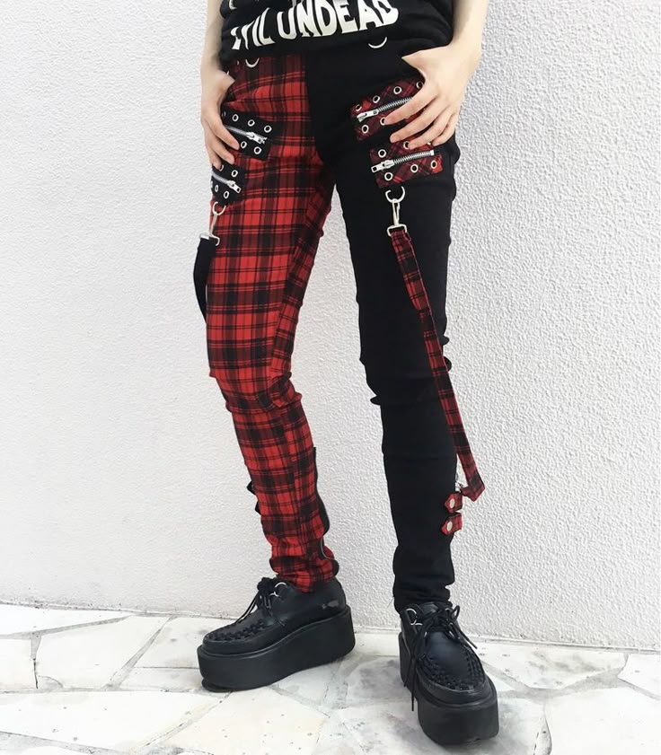 Black Nickel Gothique Punk Bondage Rockabilly Chaîne Sangle Pantalon Banned Apparel Black Nickel Gothique Punk Bondage Rockabilly Chaîne Sangle Pantalon Banned Apparel