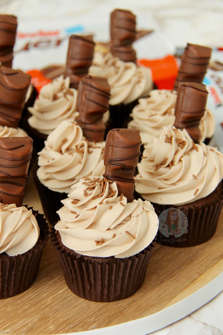 Light Hazelnutty Chocolatey Cupcakes With Kinder Chocolate Buttercream Frosting And Kinder Bueno Make Nutella Fudge Chocolate Buttercream Cupcake Flavors