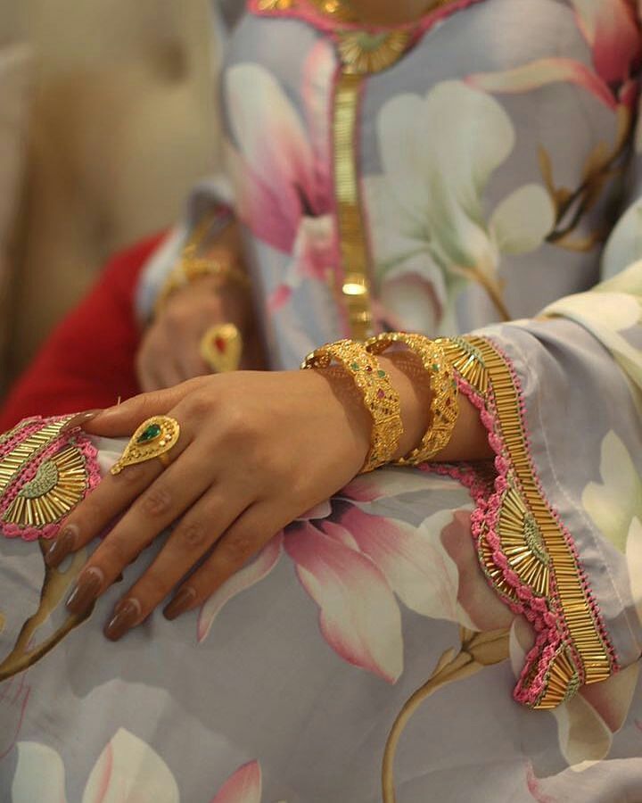 31 Likes 0 Comments Arabesque Inspirations Arabesque Inspirations On Instagram Regrann From The Hab مضاعد مطلية ذهب Henna Artist Henna Instagram