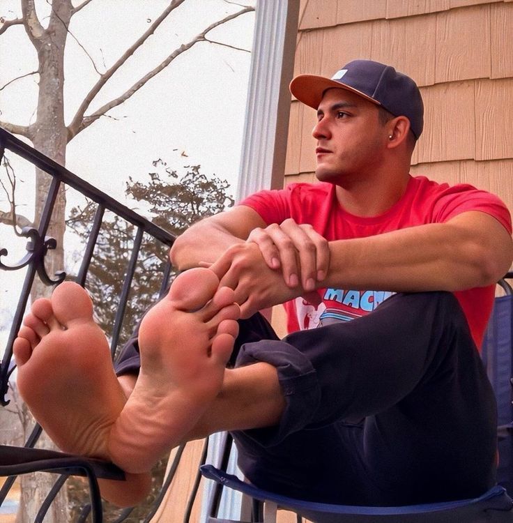 small mens feet