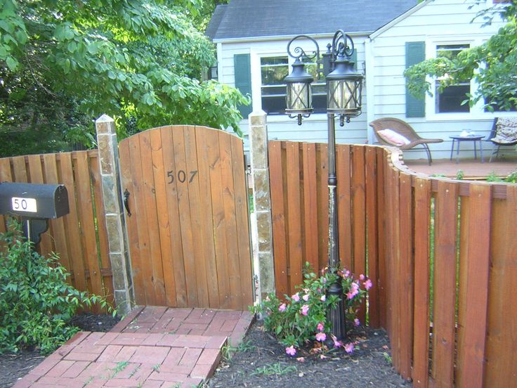 Build A Curved Wooden Fence Design Small Garden Building Build A Curved Wooden Fence, How To Build A Small Wooden Garden Fence