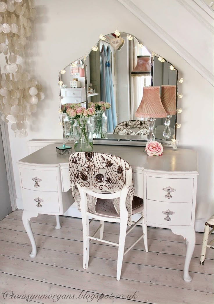 Makeup Table Ideas best 25+ vintage dressing tables ideas on pinterest | shabby chic Makeup Table Ideas best 25+ vintage dressing tables ideas on pinterest | shabby chic