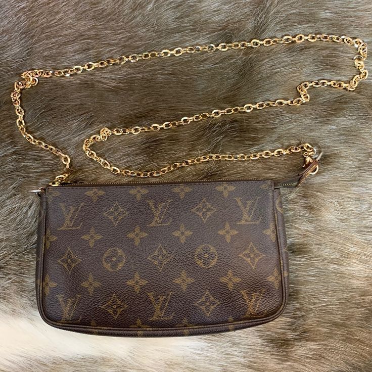 lv pochette gold chain