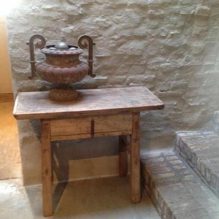 Stoere oude houten sidetable tafel ladekast met grote la ...