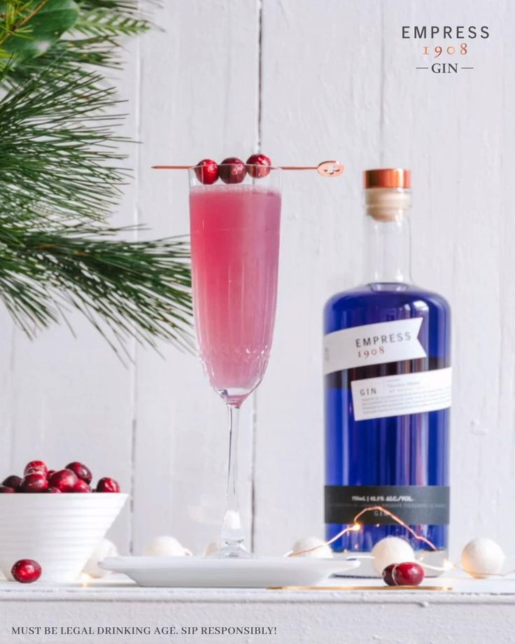 Holiday Cocktails Empress 1908 Gin [Video] Gin cocktails, Christmas