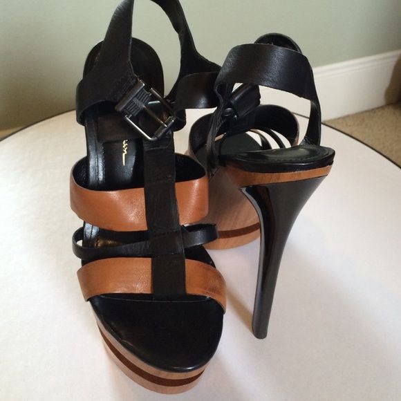 jessica simpson tan heels