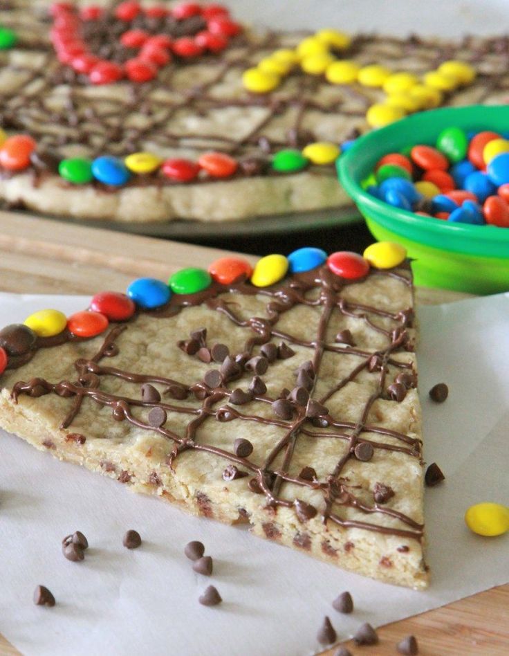 Chocolate Chip Cookie Cake Decorated With Lemons Chocolate Chip Cookie Cake Decorated With Lemons