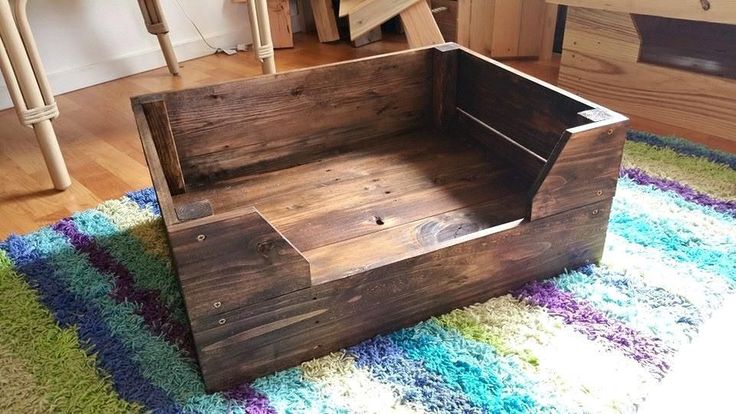 Easy To Make Pallet Dog Bed Pallet Furniture Diy How To Make A Raised Wooden Dog Bed How To Make Wood Dog B Pallet Dog Beds Wooden Dog Bed Frame Wooden
