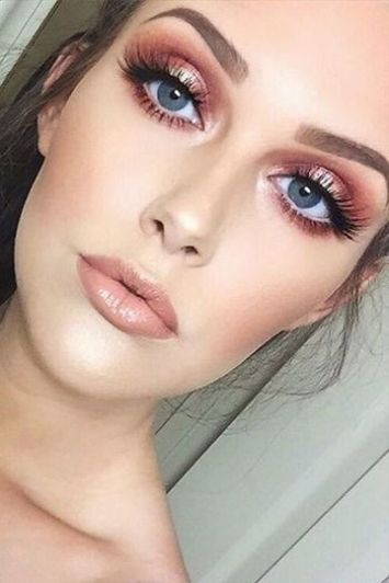 10 christmas makeup ideas you need to copy beauty inspiration this christmas makeup look makes for one of the best christmas makeup ideas for the holidays