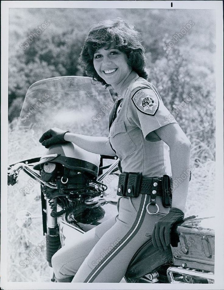 Tina Gayle Kathy Linahan watermarks Batgirl pictures, Hot cops, Mystery tv series