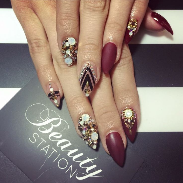 Best Con Piedras Nail Best Con Piedras Nail