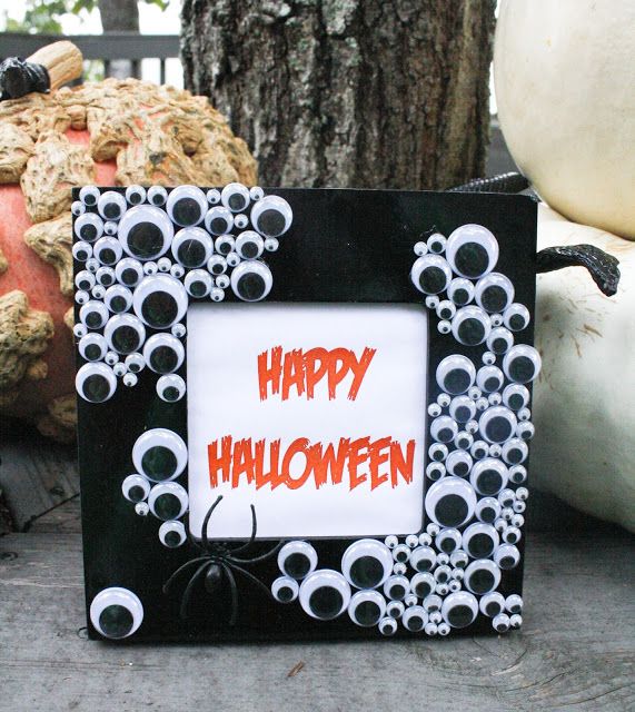 i think this would be cute to put sadie lynns first halloween picture
