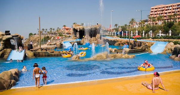Holiday World Resort De Benalmádena En 2020 Toboganes Vacaciones Parque Acuatico