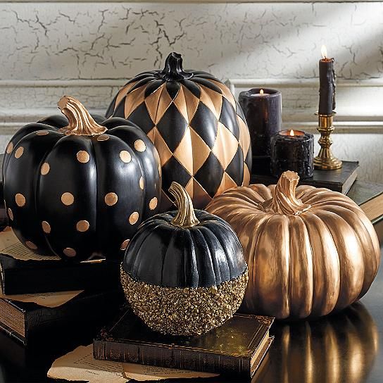 halloween goes creepy chic with goulish glitter dusted black pumpkinsbut i think they just look unusual interesting all through fall - Chic Halloween Decor halloween goes creepy chic with goulish glitter dusted black pumpkinsbut i think they just look unusual interesting all through fall - Chic Halloween Decor