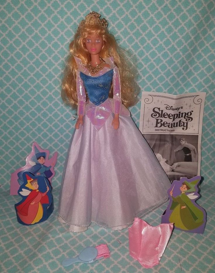 Vintage 1991 Disney Classics Sleeping Beauty Aurora Doll 4567 Reversible Dress Disney