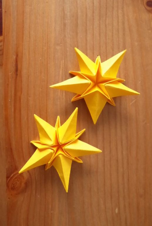 皮 の てぶくろ 星 3 作り方 折り紙1枚でできる!立体星(3種類)&ガーランドの作り方 | 暮らしクリップ | 立体星, 星の作り方, 折り紙