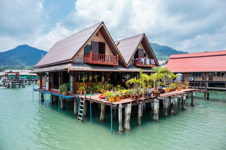 25 Houses Built On Stilts Pilings And Piers Photo Examples From 25-houses-built-on-stilts-pilings-and-piers-photo-examples-from