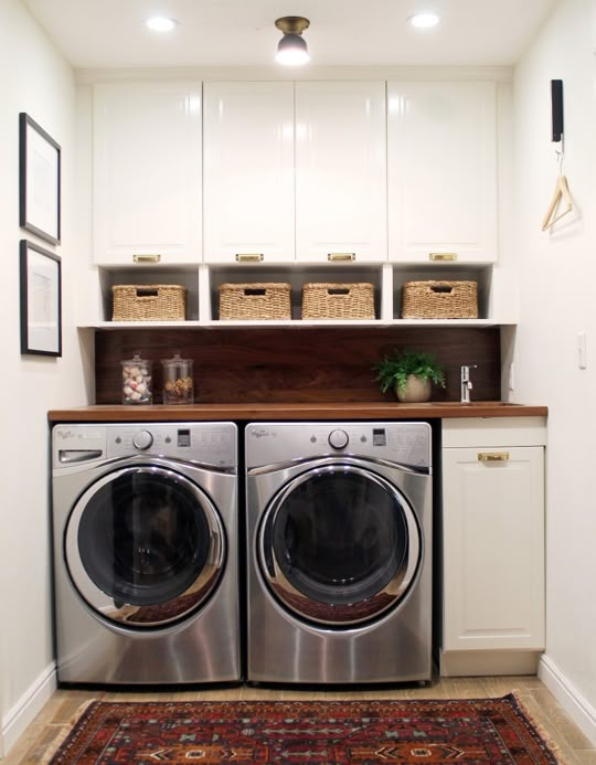 The little sink is a nice touch…good for cleaning up laundry detergent spills.  –LYC