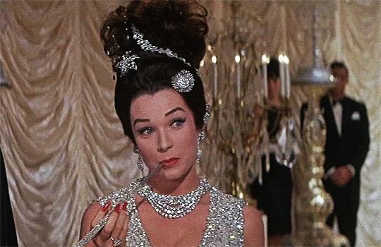 Shirley Maclaine What A Way To Go Backless Dress What a Way to Go! (1964) | Shirley maclaine, Love film, Shirley