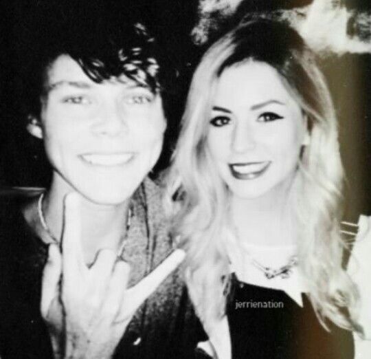 Ashton Irwin and Gemma Styles manip Gemma styles, Ashton irwin, Teenage dirtbag