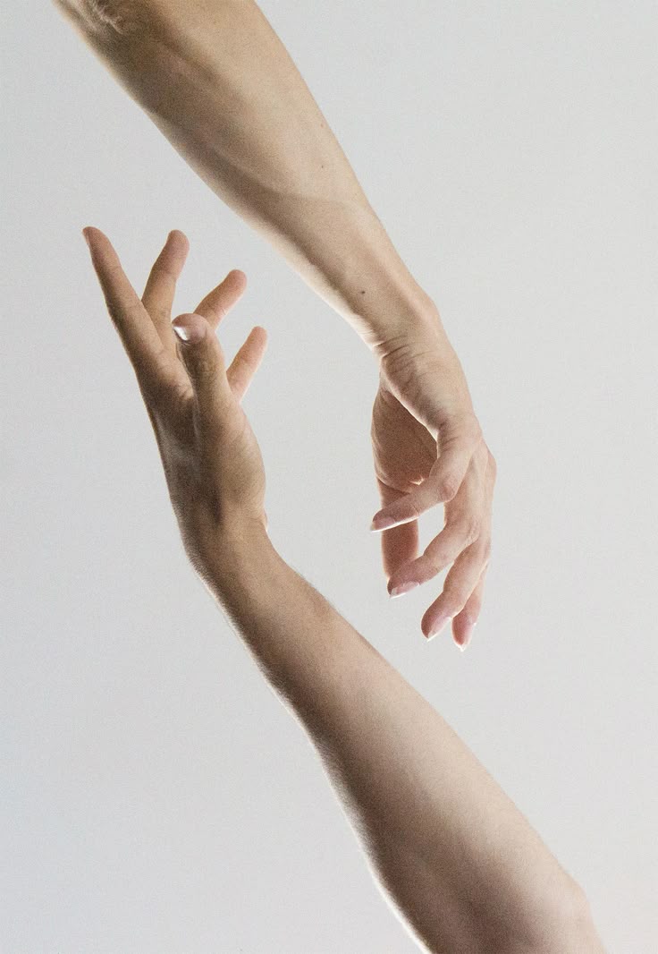 Hands And Pale Image Hold Me Pinterest Drifting Apart - 736x1065 - jpeg Hands Drifting Apart