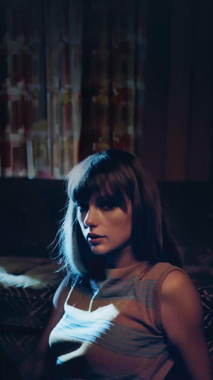 Taylor Swift - Midnights (Wallpaper) | Taylor swift wallpaper, Taylor