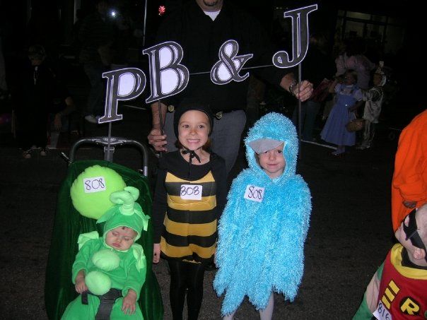 Halloween 07 Pb J A Pea In A Pod A Bumble Bee And A Blue Jay J 9 Months E L 5 Years Twins Twin Gi Sibling Costume Costume Themes Family Halloween Halloween 07 Pb J A Pea In A Pod A Bumble Bee And A Blue Jay J 9 Months E L 5 Years Twins Twin Gi Sibling Costume Costume Themes Family Halloween