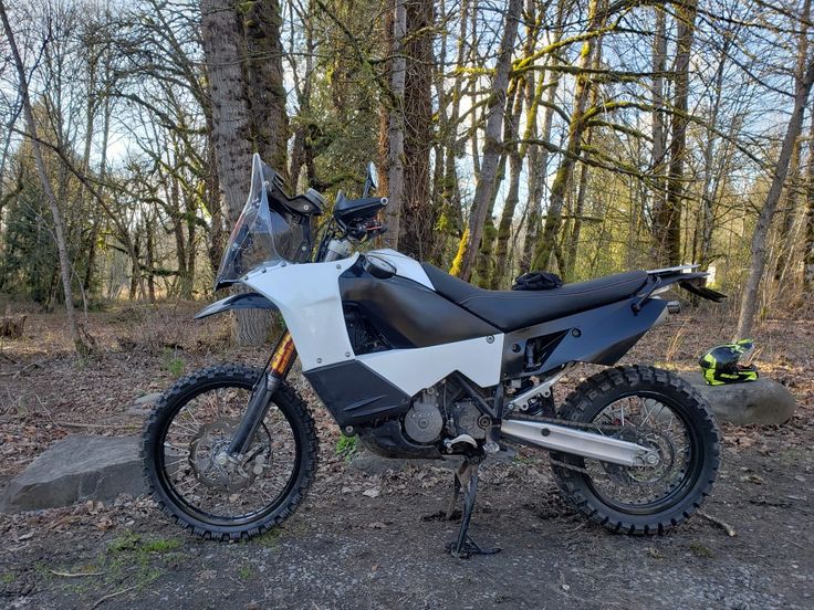 Ktm 950 rally build