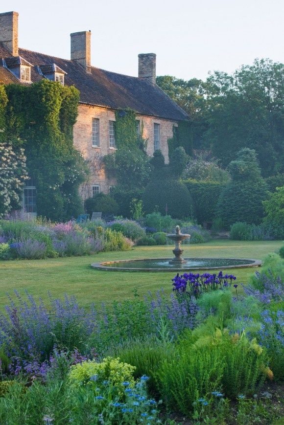 Love the feel of this garden and that it has a focal point - not so crazy about ...