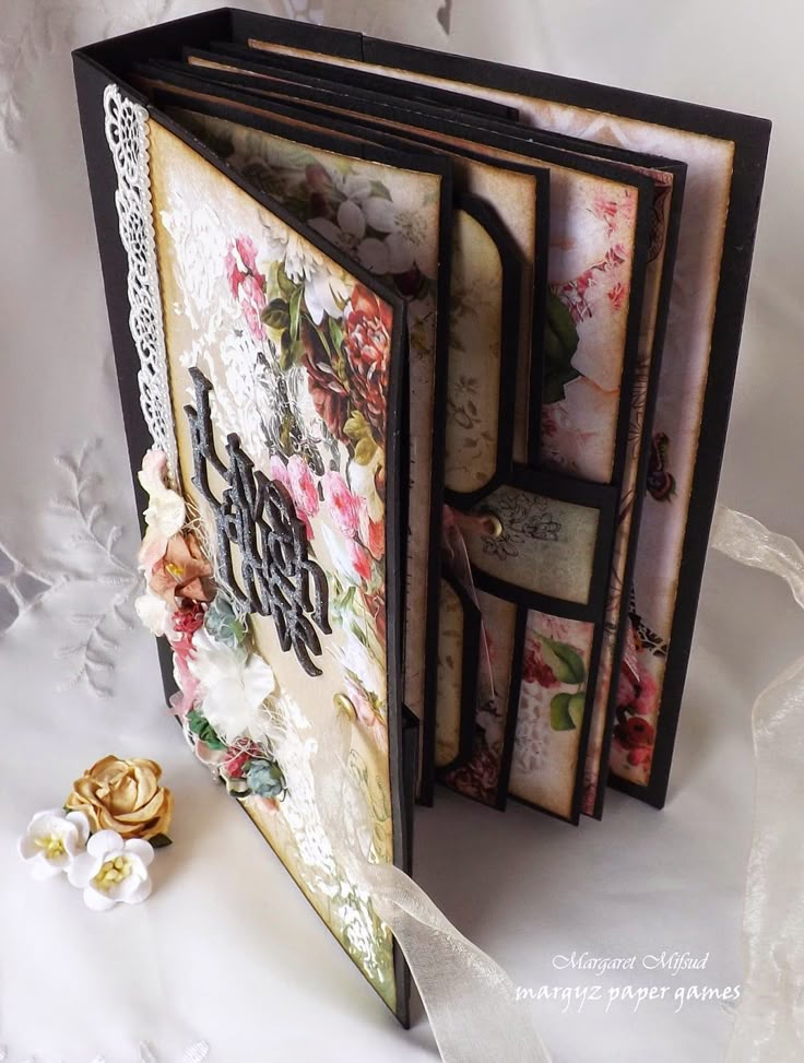 385 Best Mini Albums Images On Pinterest Mini Albums Mini Books
