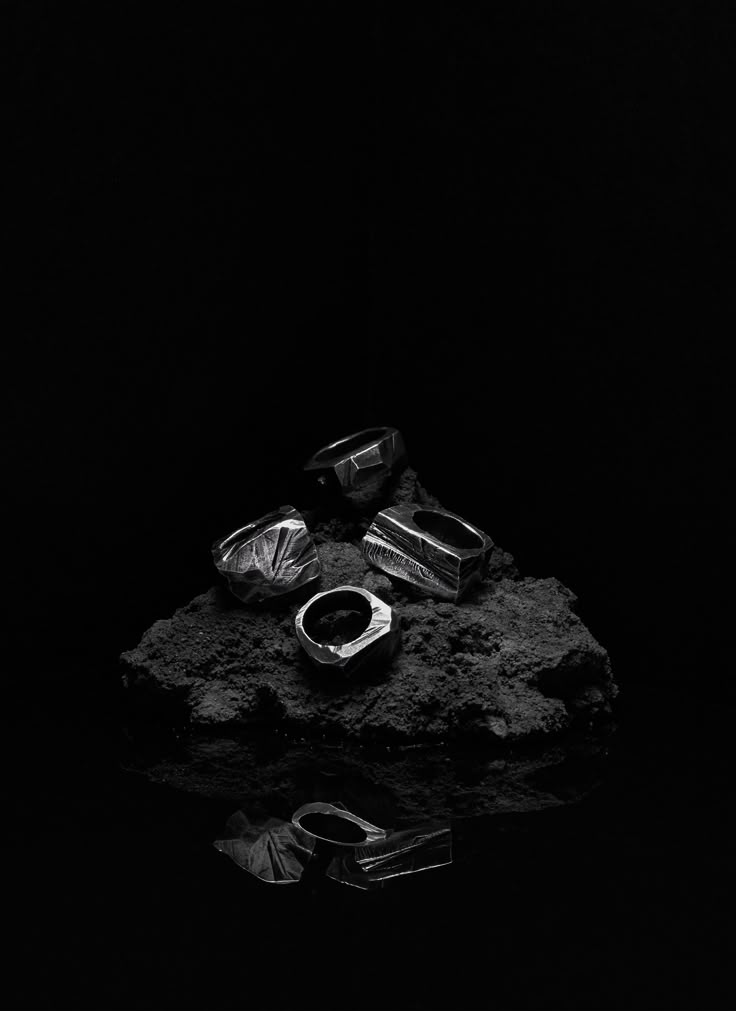 Unum Rings LLY Atelier One Of A Kind Pieces In Silver Jewellery unum-rings-lly-atelier-one-of-a-kind-pieces-in-silver-jewellery