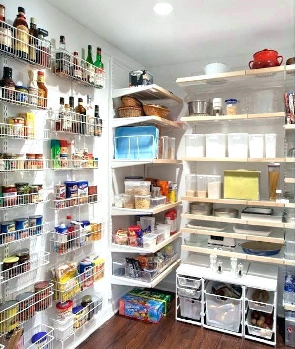 Amenagement Cellier Idees Conseils Pour Une Arriere Cuisine Organisee Amenager Cellier Rangement Cellier Rangement Garde Manger