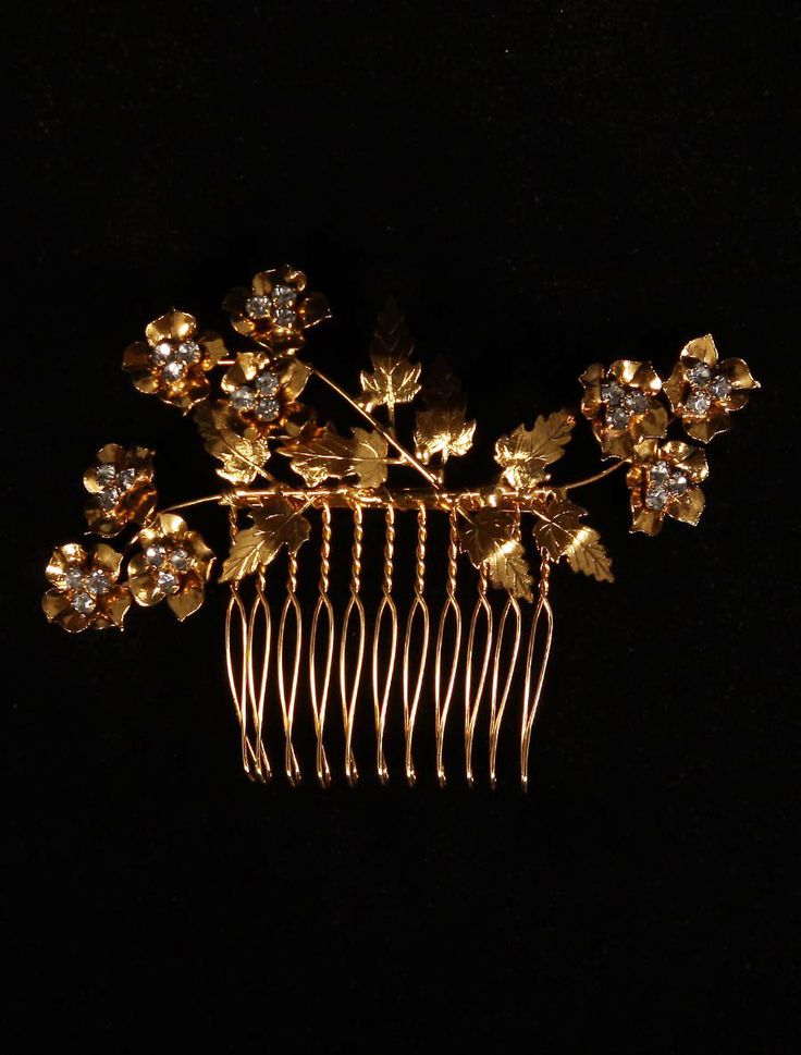 Feb 25, 2020 – This beautiful Jennifer Behr Aveline bridal hair comb is Brand New! The Aveline comb is a gorgeous floral… Feb 25, 2020 – This beautiful Jennifer Behr Aveline bridal hair comb is Brand New! The Aveline comb is a gorgeous floral…