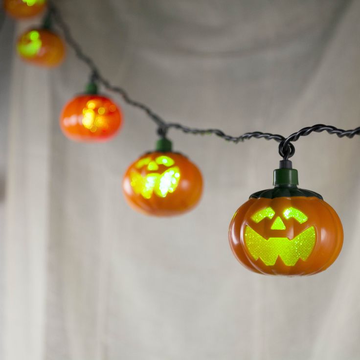 101 best Halloween Lights + Decor images on Pinterest Haunted houses, Happy halloween and ...