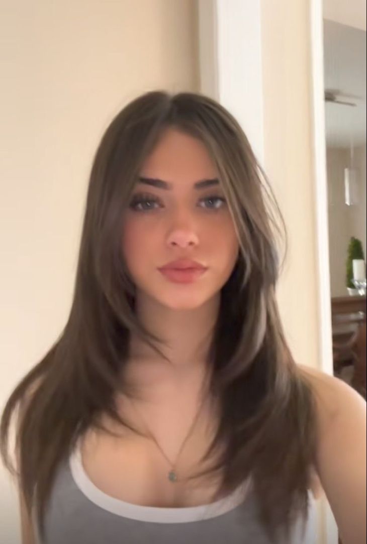 Beauty-haircut 2023 | Long hair styles, Hairstyles for layered hair, Straight hair cuts