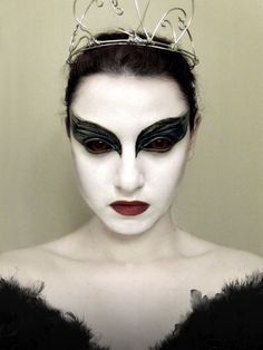 schwarzes kleid halloween schminktipps ideen für frauen #Kostüm #Karneval #...