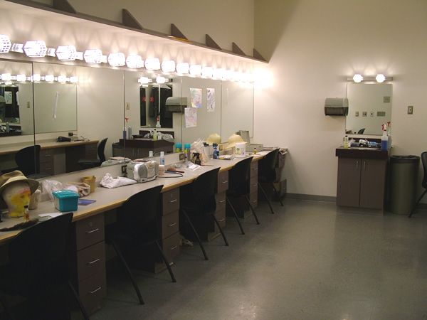 How Many Locker Rooms Are In The Staples Center How Many Locker Rooms Are In The Staples Center