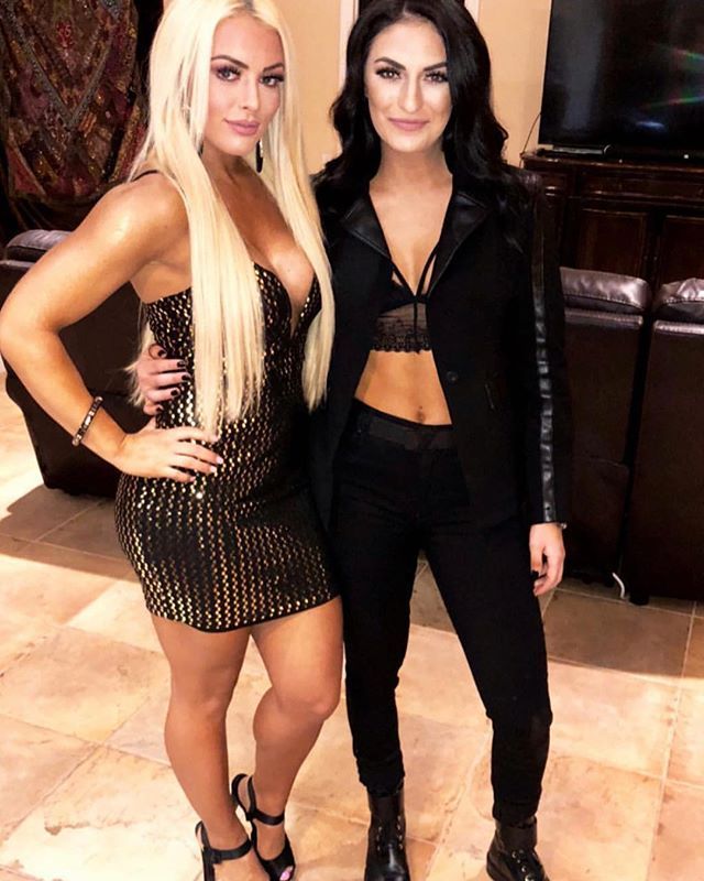 Sonya deville aus nazi-mädchen