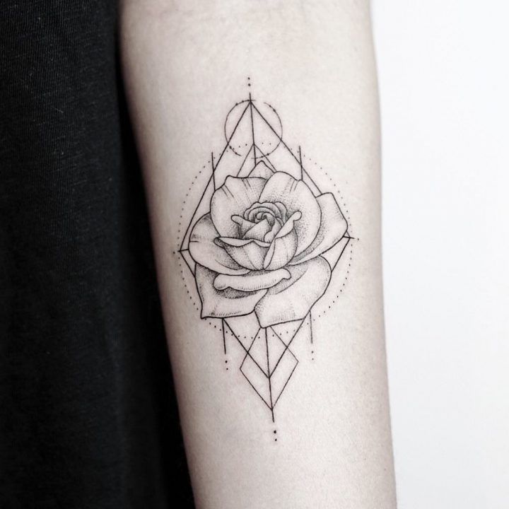 Geometric rose for lovely Melina #tattogirl #tattofeminina #tattomasculina #tatt...