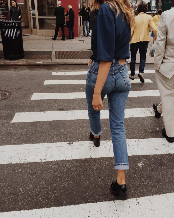 High waisted jeans and love the shoes. What kind of shoes are they?