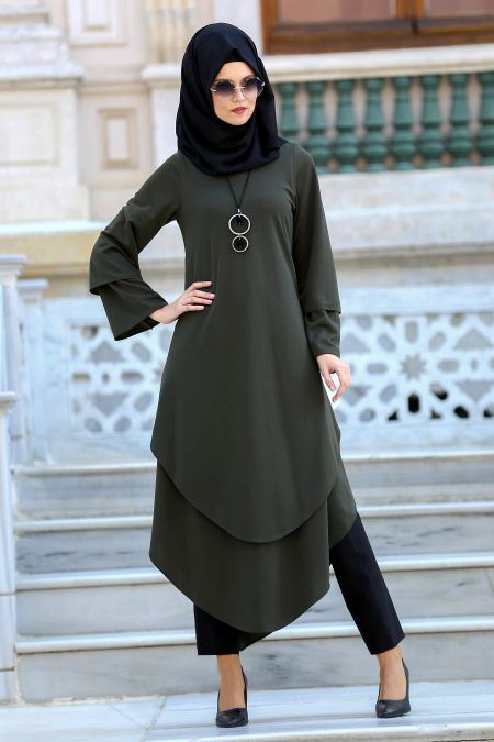 2019 Tesettür modasının trendi: Çizgili tunikler 2019 Tesettür modasının trendi: Çizgili tunikler