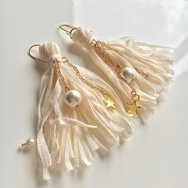 Instagram photo by m • Apr 29, 2016 at 4:03pm UTC | Textile jewelry, Handmade tassels, Diy tassel Instagram photo by m • Apr 29, 2016 at 4:03pm UTC | Textile jewelry, Handmade tassels, Diy tassel