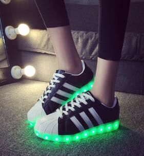 chaussure lumineuse adidas