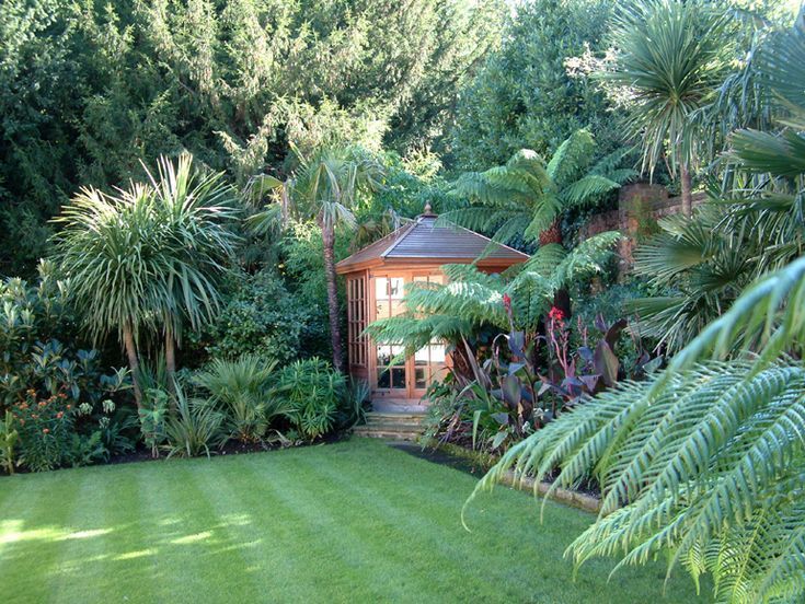 Bildergebnis Für Kleine Exotische Gartenideen Exoticgardenideas Ga Tropical Landscape Design Small Gardens Garden Ideas Uk Tropical Landscape Design, Tropical Garden Designs Uk