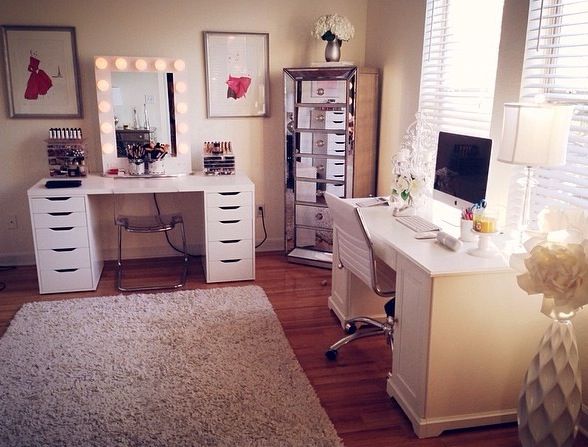 Top 25+ best Makeup vanity desk ideas on Pinterest | Vanity desk ... Top 25+ best Makeup vanity desk ideas on Pinterest | Vanity desk ...