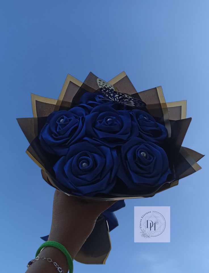 Ramo De Rosas Eternas Color Azul Ramo Azul Ramo De Rosa Azul Ramo 18291f27e7b19e6f151993e799ab8550