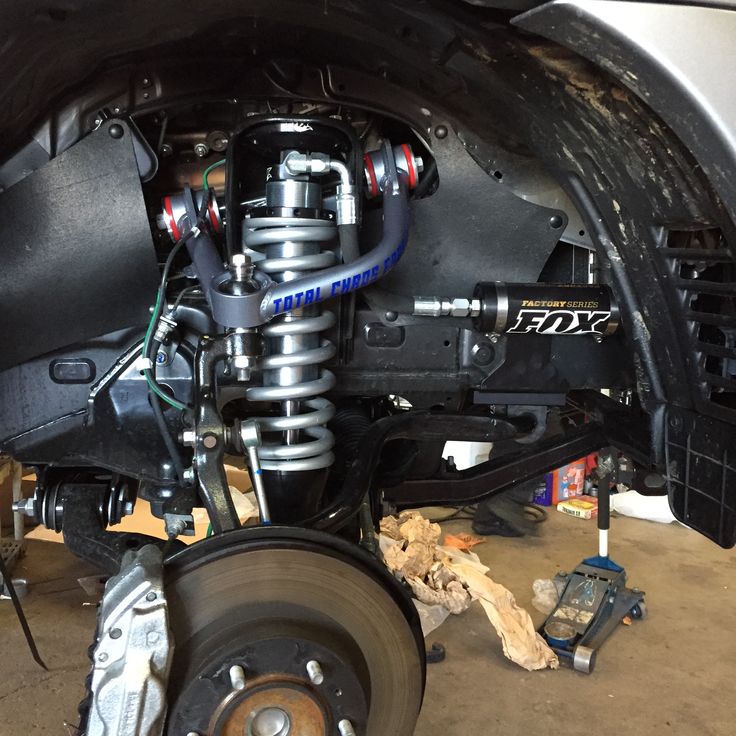 Tacoma front suspension. Fox 2.5 extended travel coilovers, Total Chaos