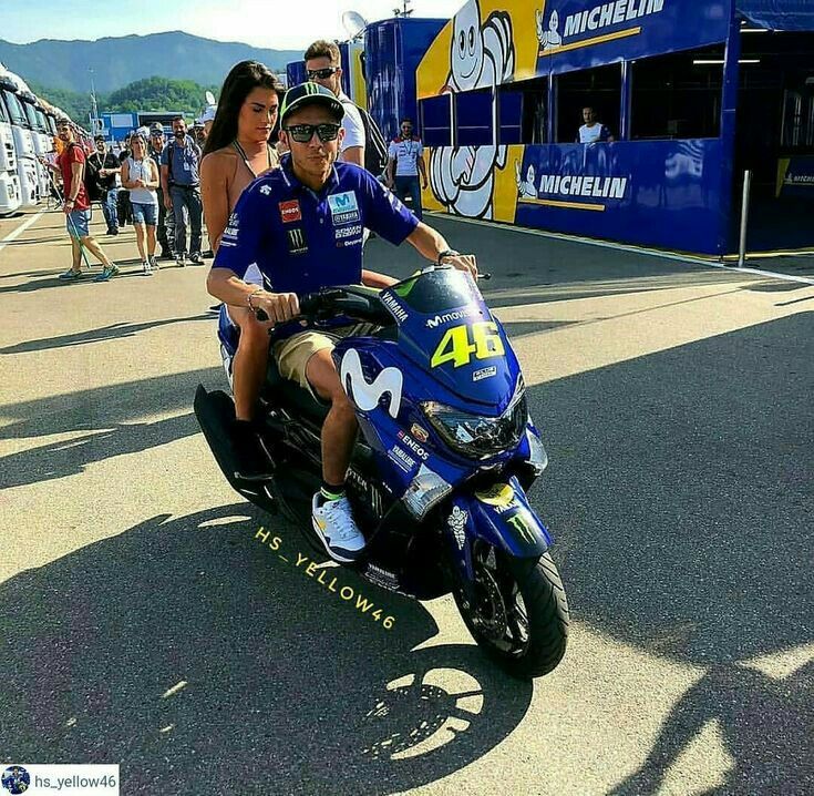 Valentino Rossi Tong VR46 The Doctor Officiel MotoGP