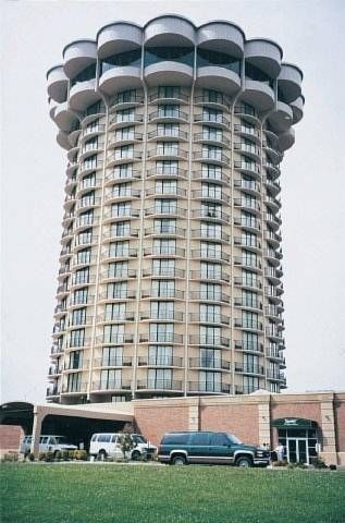 Radisson Hotel Cincinnati Riverfront Covington Ky United States Radisson Hotel Cincinnati Riverfront Covington Ky United States Overview Priceline Hotels Architecture In 2018 Pinterest