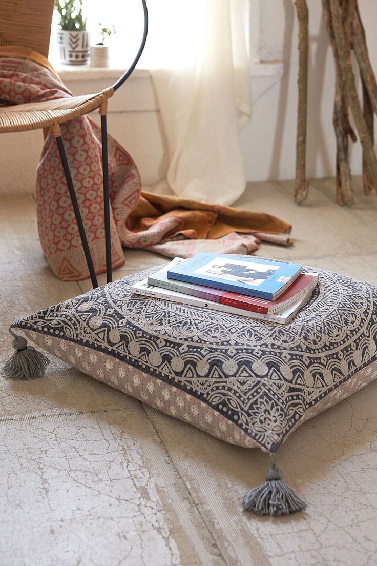 Best 25+ Oversized pillows ideas on Pinterest Oversized floor pillows, Giant floor pillows and ...